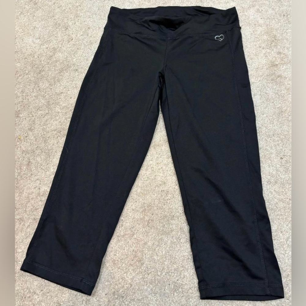Black spandex capris